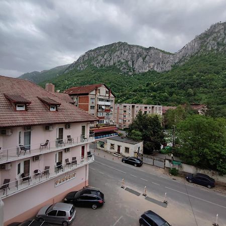 Pensiunea Paradis Băile Herculane Exteriör bild