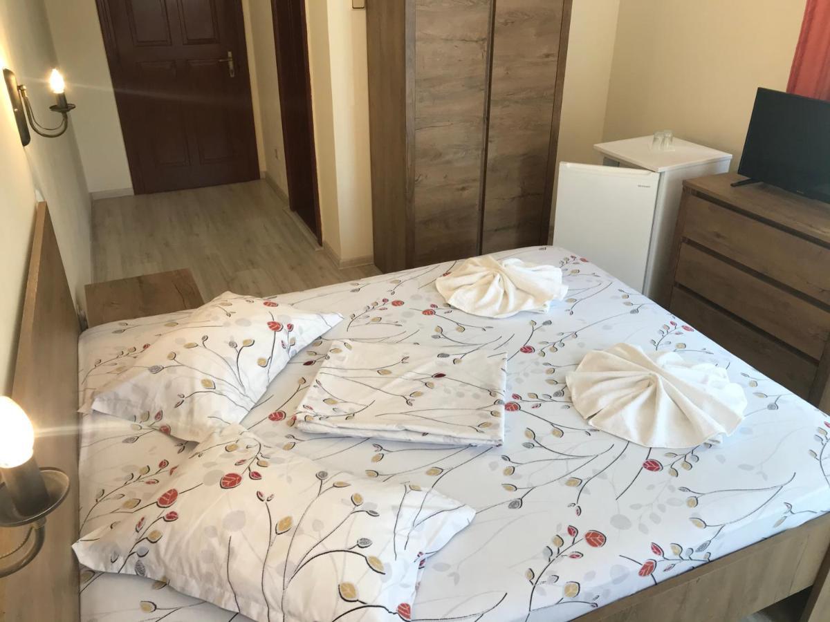 Pensiunea Paradis Băile Herculane Exteriör bild